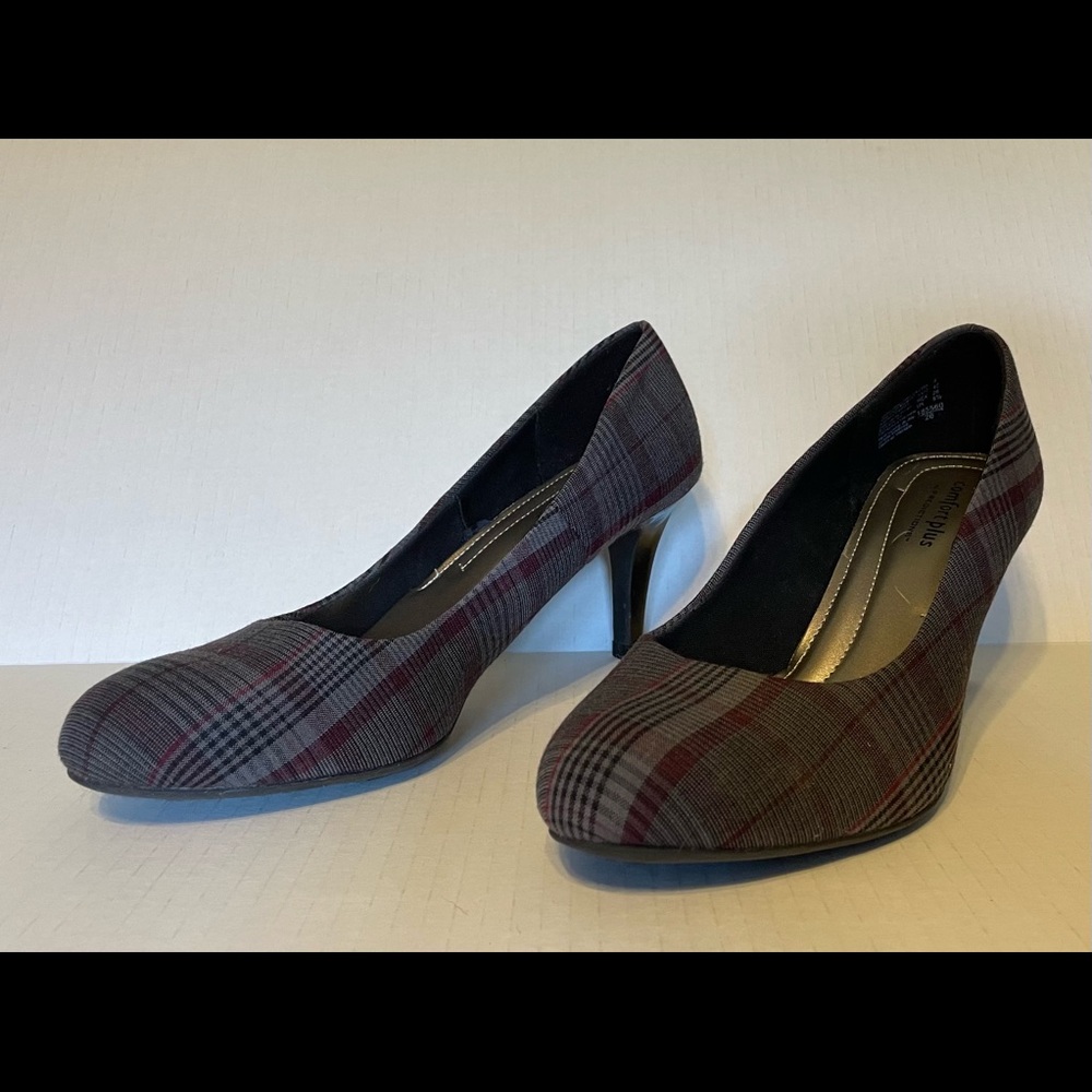 Heels - Picture 4 of 4